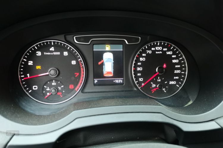 Audi Q3 2015 #13 Audi Q3 2015 car image #13