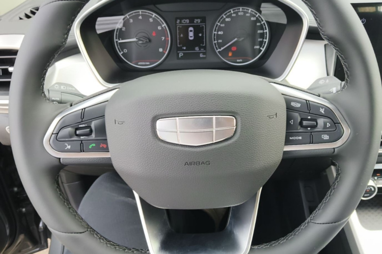 GEELY Coolray 2026 #11 GEELY Coolray 2026 image de voiture #11