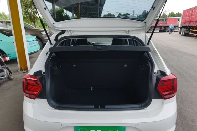 Volkswagen Polo 2020 car image #19