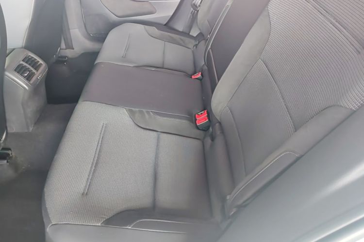 Volkswagen Golf 2018 car image #17