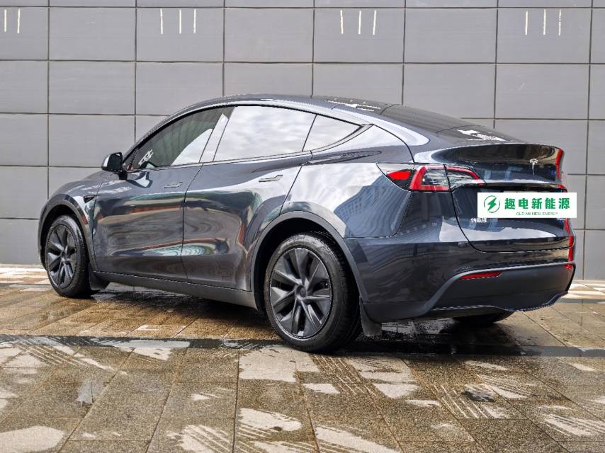 Tesla Model Y 2024 #11 Tesla Model Y 2024 car image #11