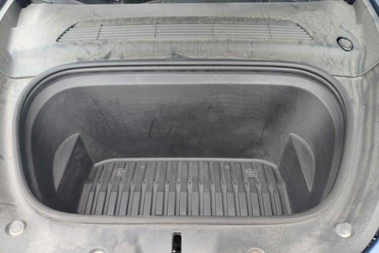 Tesla Model Y 2021 car image #20