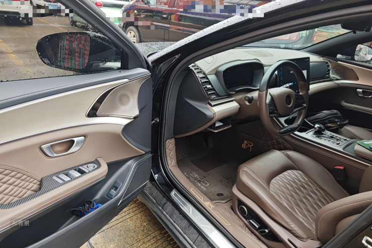 BYD Han 2023 car image #18