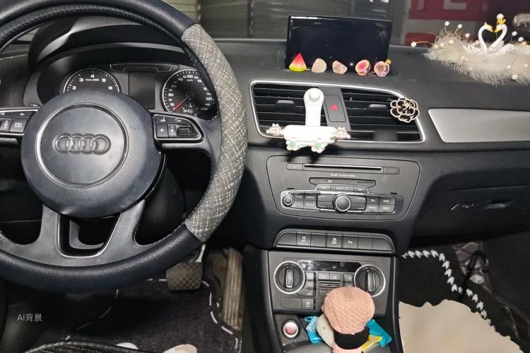 Audi Q3 2017 car image #11