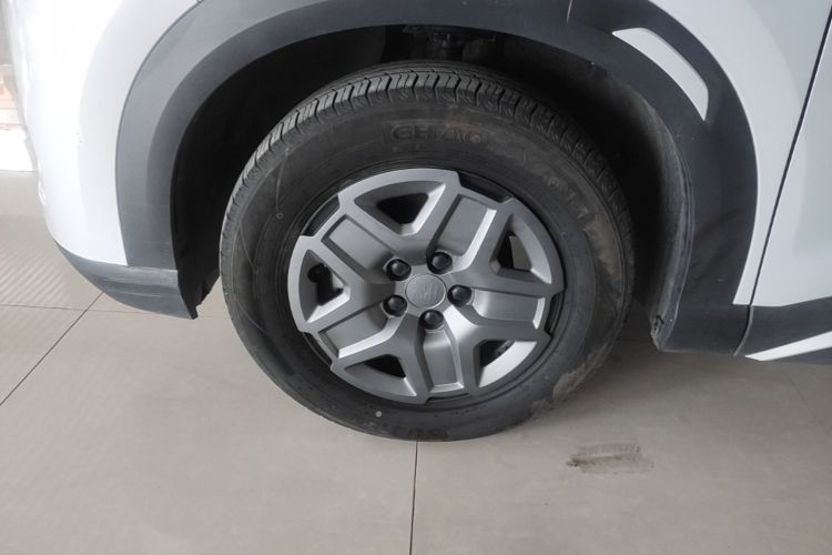 BYD YuanUP 2024 #4 BYD YuanUP 2024 car image #4