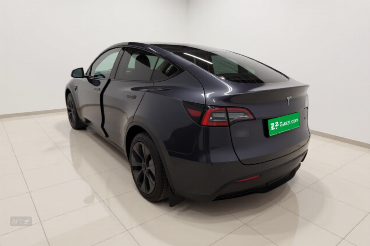 Tesla Model Y 2024 #5 Tesla Model Y 2024 immagine di auto #5