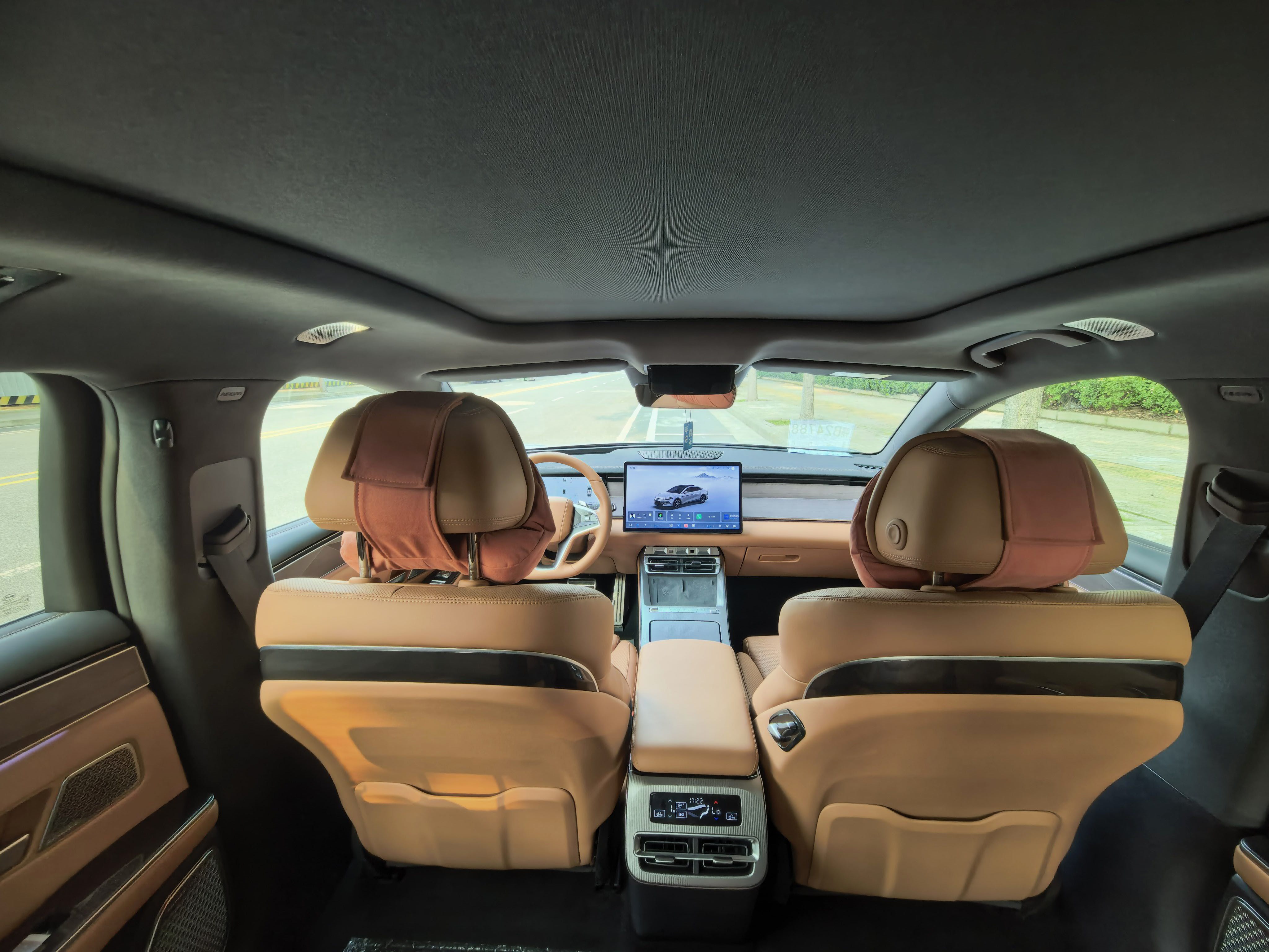 BYD HanL 2025 car image #13