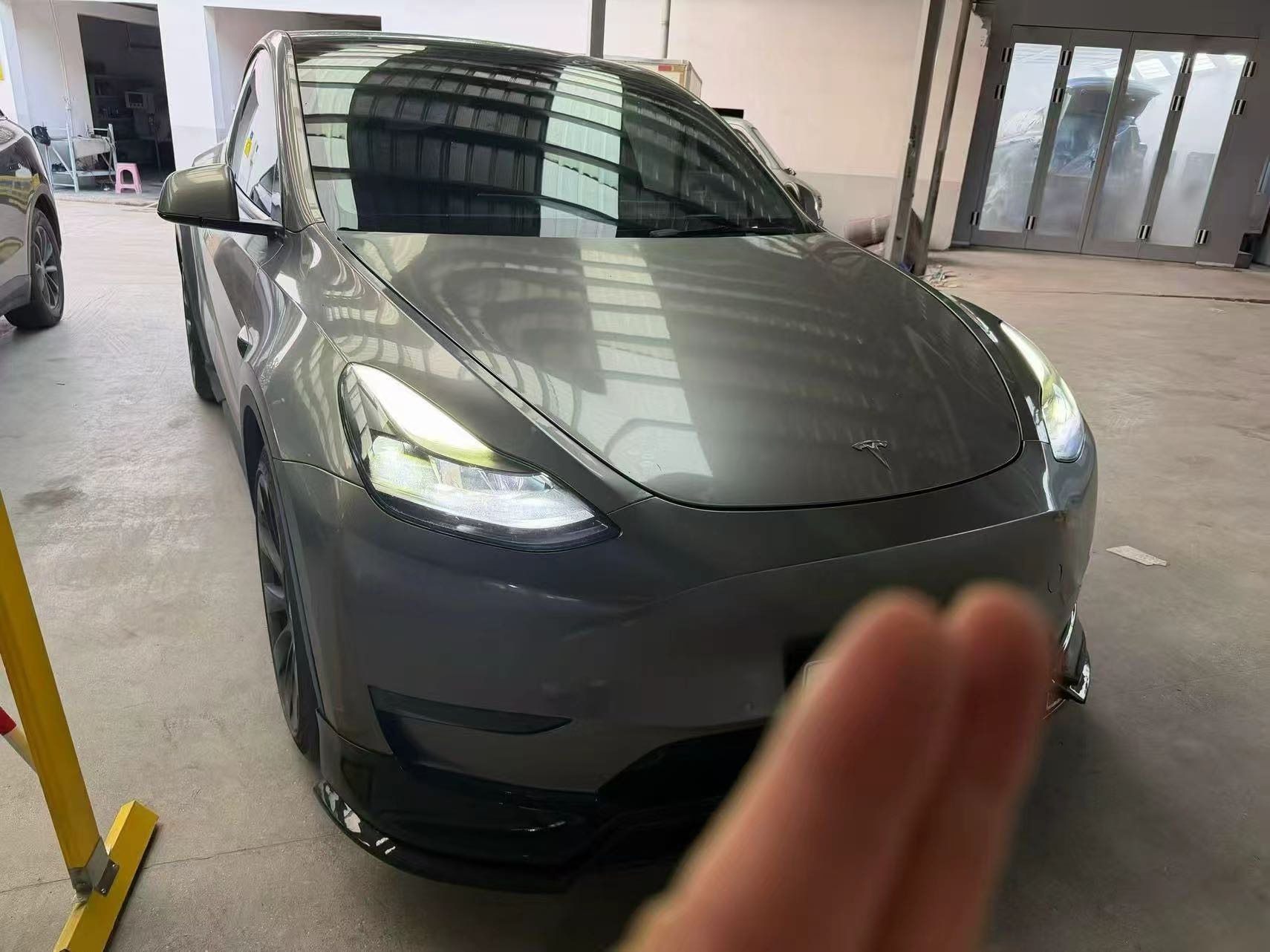 Tesla Model Y 2022 صورة سيارة #2