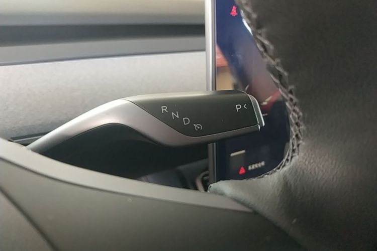 Tesla Model Y 2024 #14 Tesla Model Y 2024 car image #14