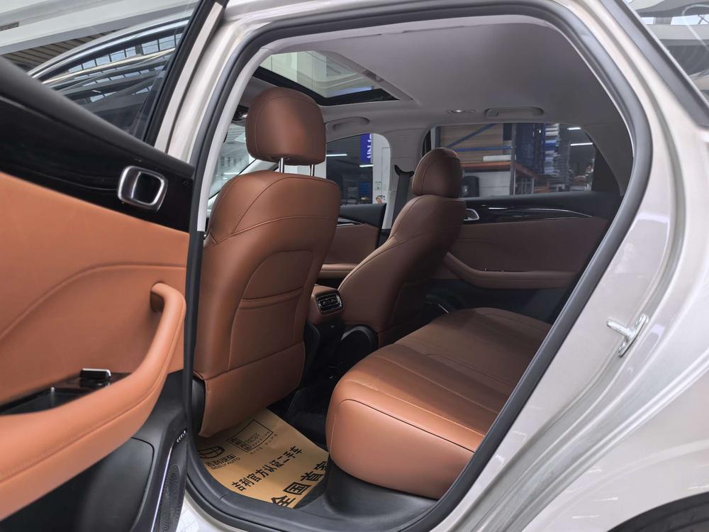 GEELY Emgrand 2025 car image #15