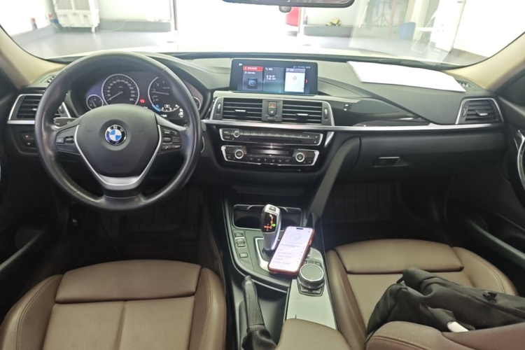 BMW 3 Series 2019 #10 BMW 3 Series 2019 immagine di auto #10