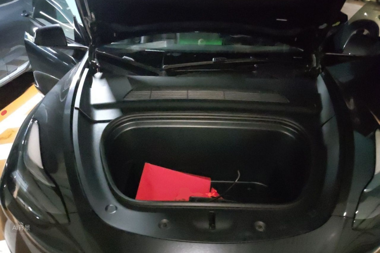 Tesla Model Y 2024 car image #22