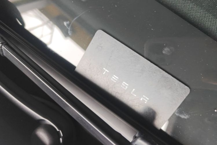 Tesla Model 3 2021 car image #9