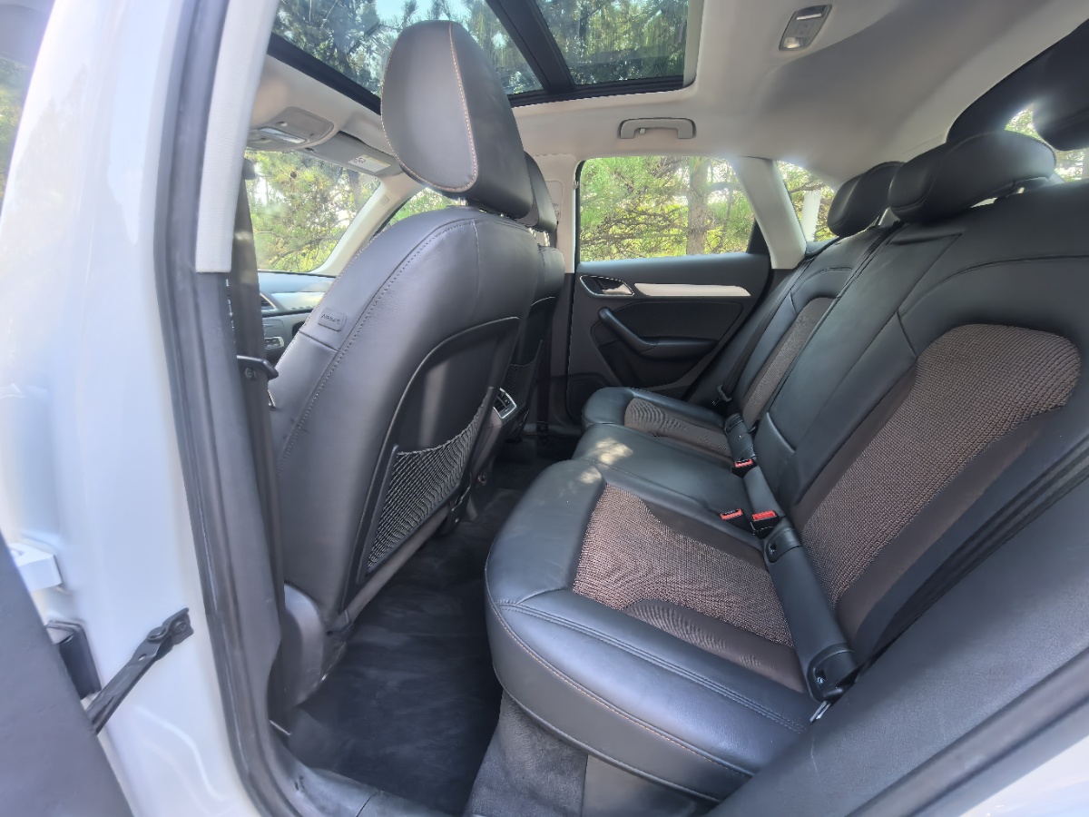 Audi Q3 2017 car image #6