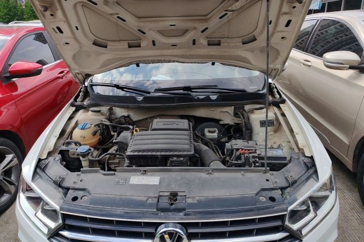 Volkswagen Bora 2016 car image #20
