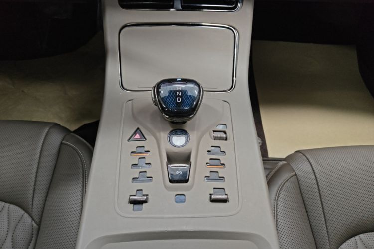 BYD Han 2024 immagine di auto #18