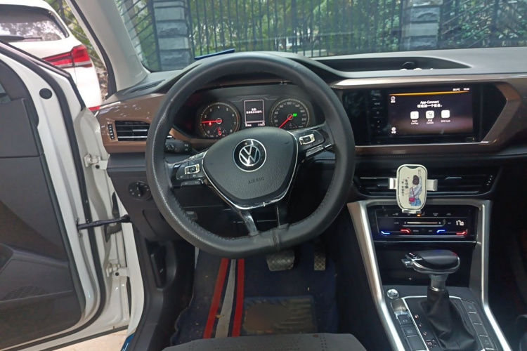 Volkswagen Tharu 2021 #11 Volkswagen Tharu 2021 صورة سيارة #11