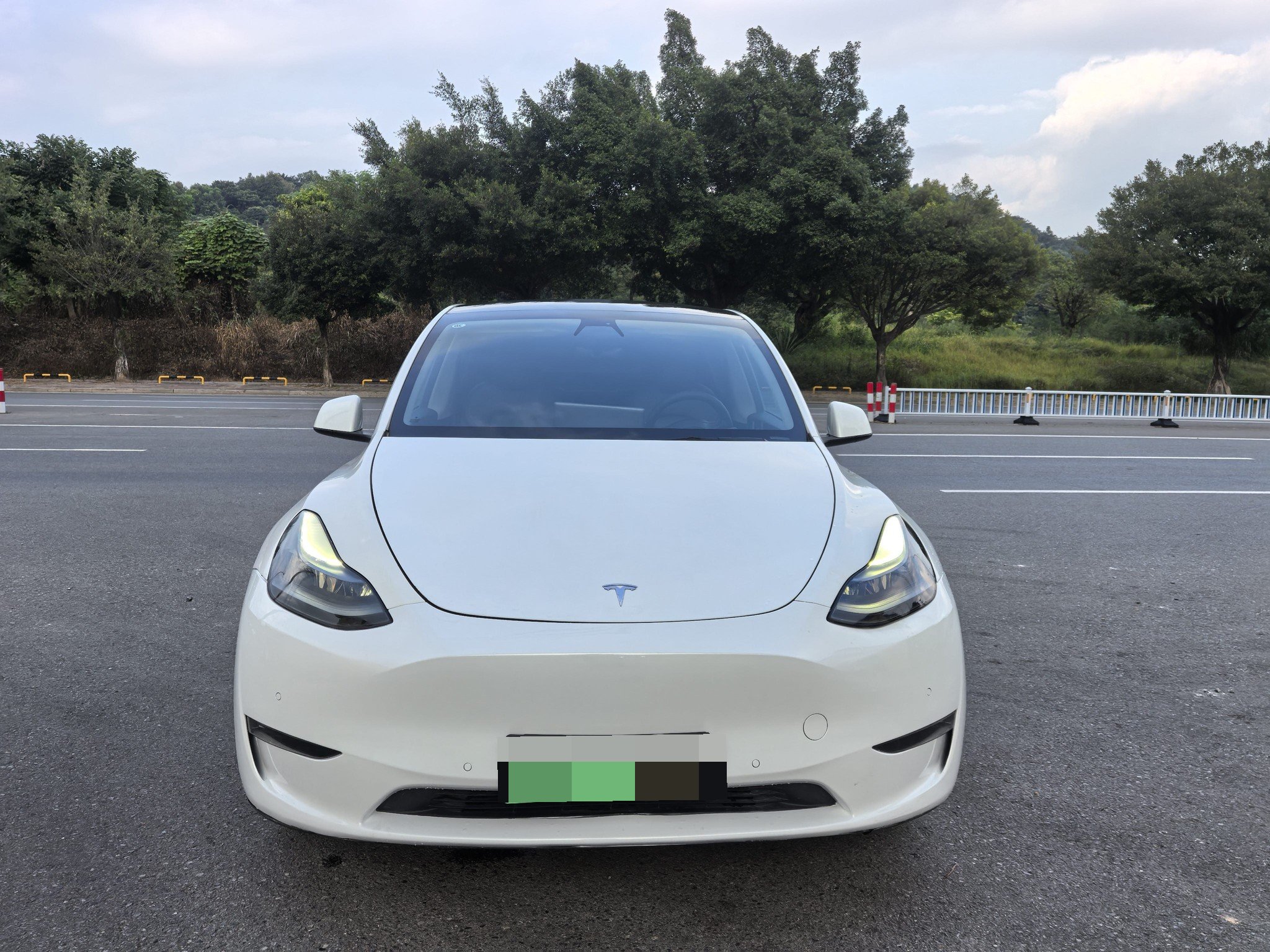 Tesla Model Y 2021 #2 Tesla Model Y 2021 صورة سيارة #2