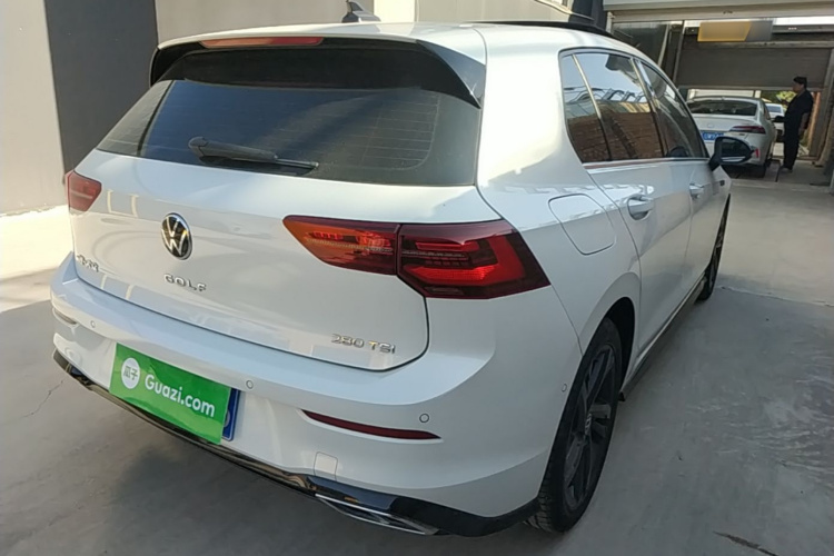 Volkswagen Golf 2022 car image #7
