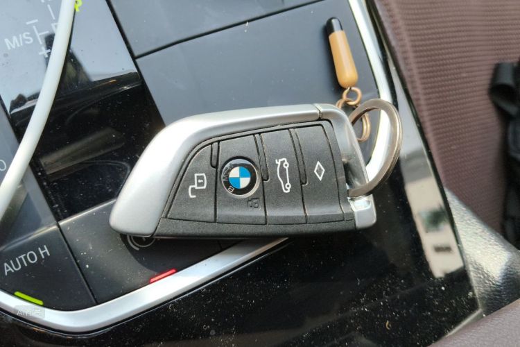 BMW 3 Series 2020 #10 BMW 3 Series 2020 car image #10