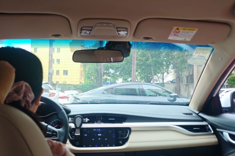 GEELY Emgrand 2018 immagine di auto #16