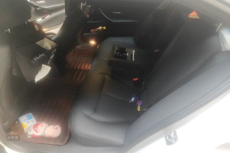BMW 3 Series 2018 car image #19