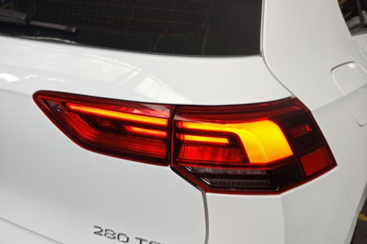 Volkswagen Golf 2021 car image #8