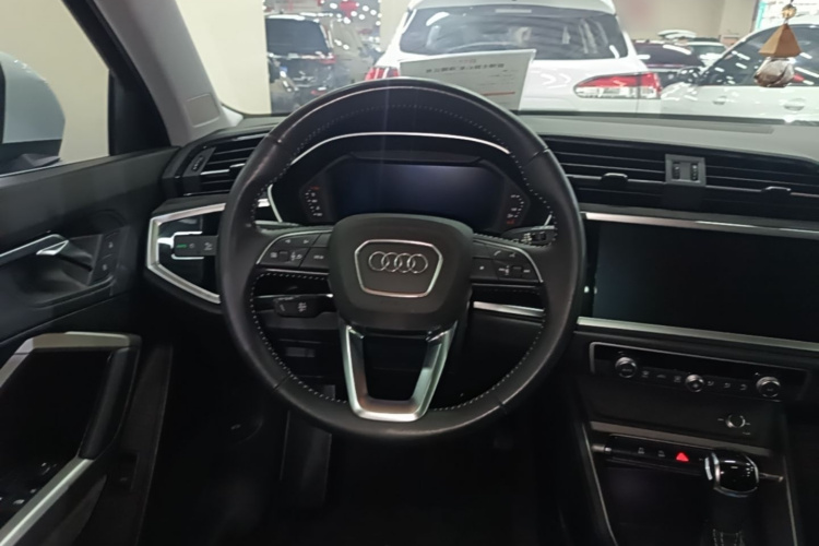 Audi Q3 2020 #15 Audi Q3 2020 صورة سيارة #15