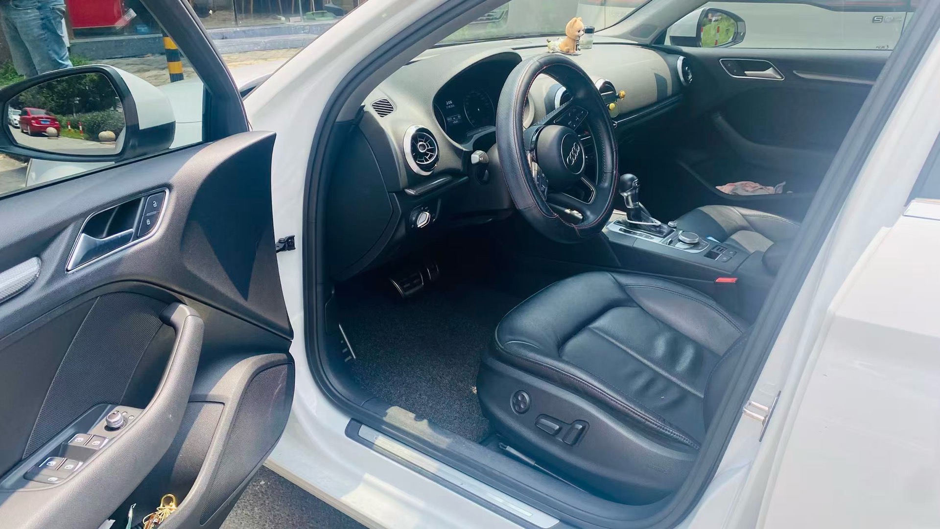 Audi A3 2018 car image #2