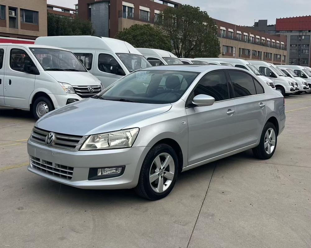 Volkswagen Santana 2013 car image 