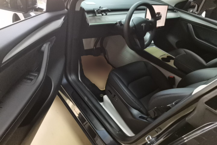 Tesla Model Y 2024 #16 Tesla Model Y 2024 car image #16
