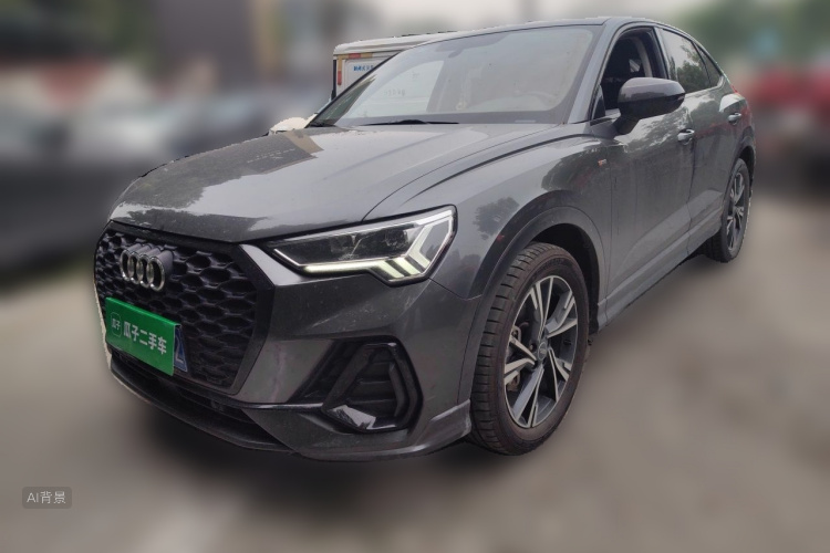 Audi Q3 2022 car image #2