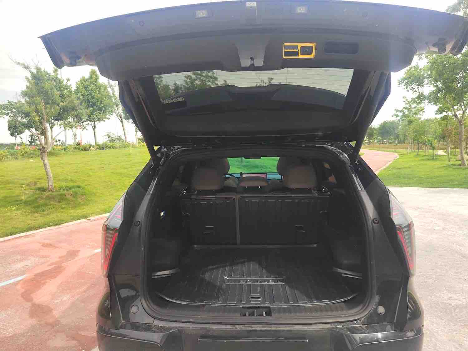 GEELY Boyue L 2025 car image #11