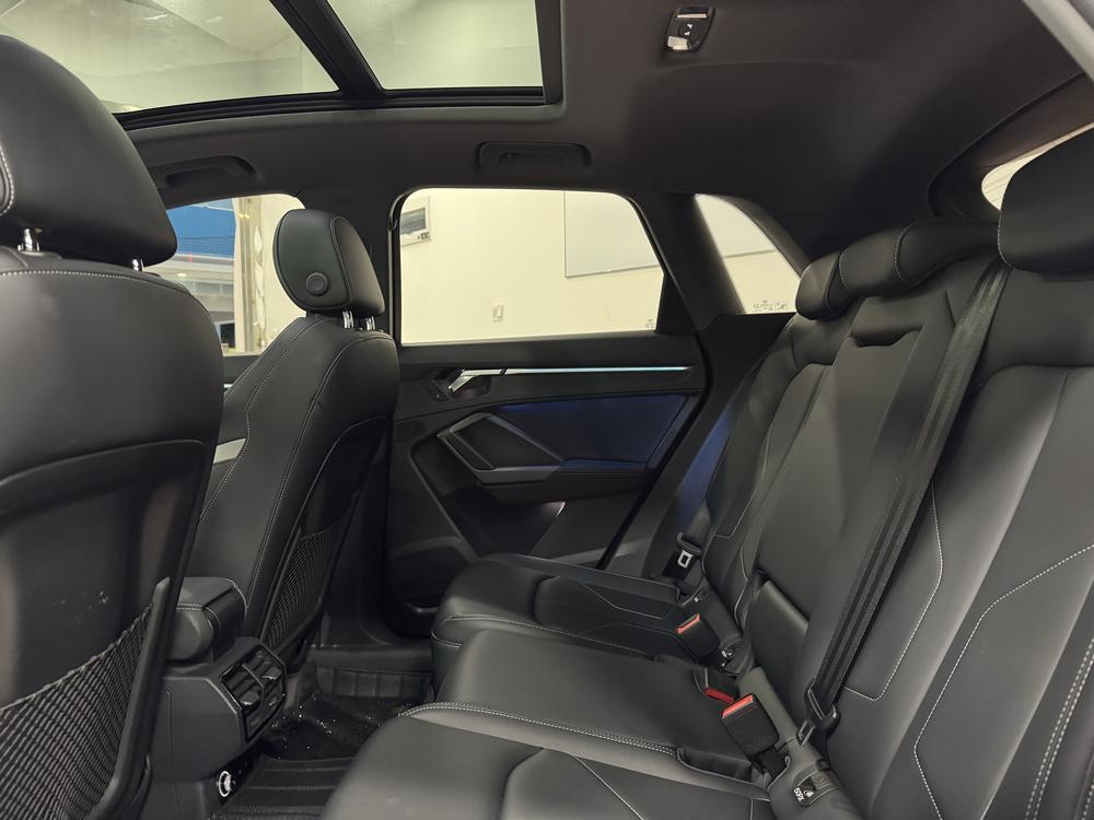Audi Q3 2023 immagine di auto #21
