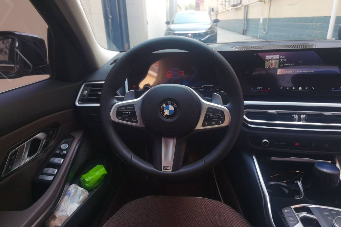 BMW 3 Series 2024 صورة سيارة #22