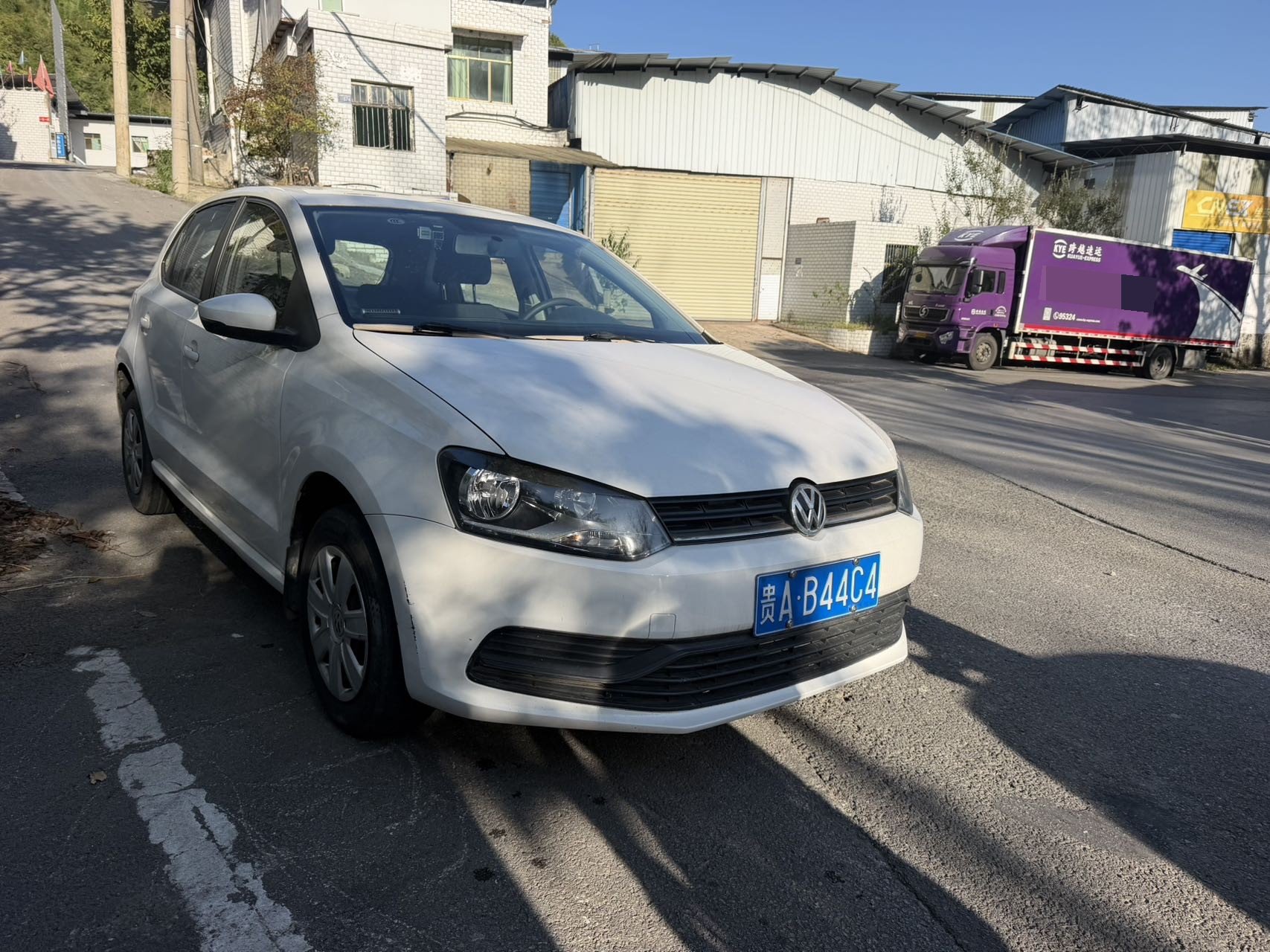 Volkswagen Polo 2015 car image #2