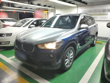 BMW X1 2018 BMW X1 2018 car image