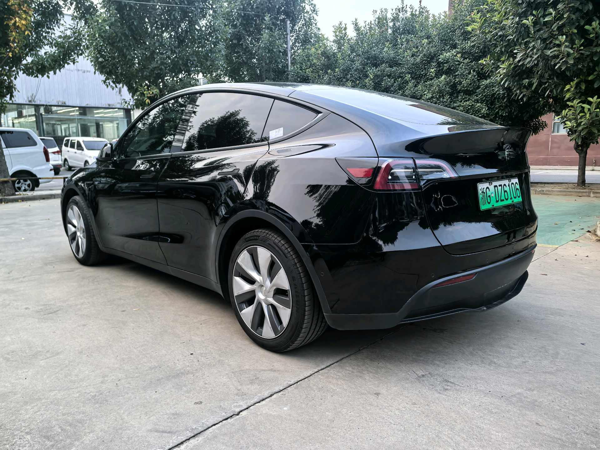 Tesla Model Y 2022 car image #5