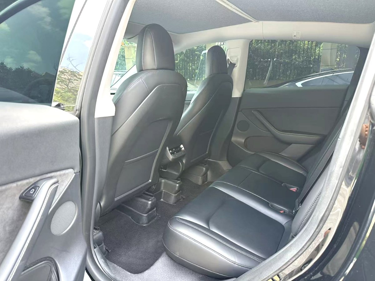 Tesla Model Y 2022 #4 Tesla Model Y 2022 car image #4