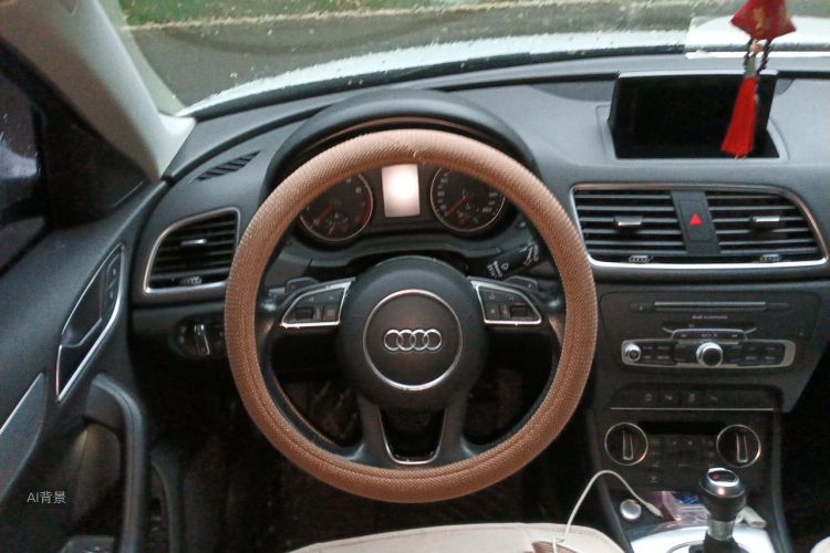 Audi Q3 2016 car image #12