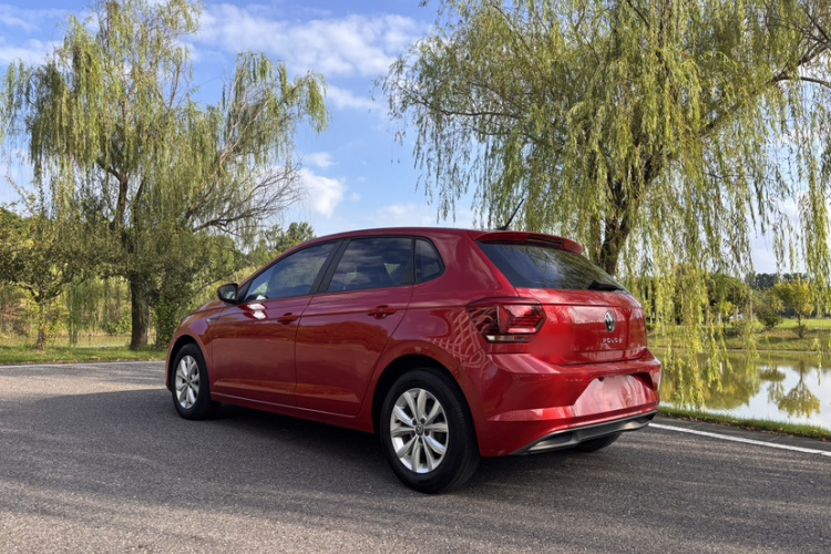 Volkswagen Polo 2021 car image #9
