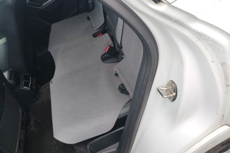 Audi Q3 2021 car image #17