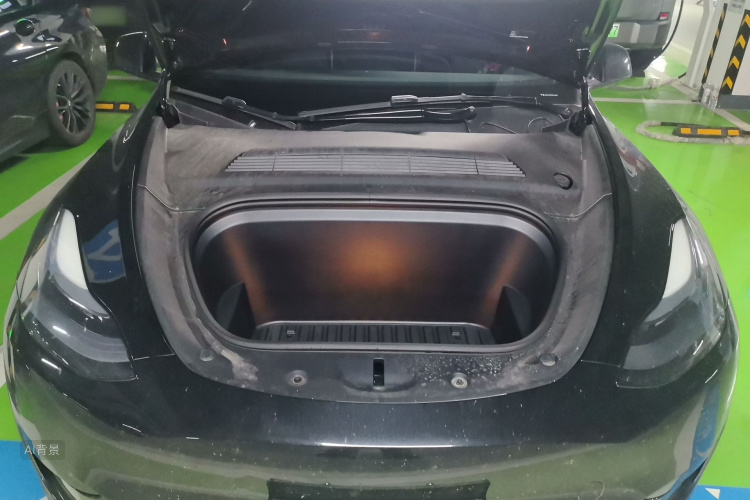 Tesla Model Y 2023 car image #22