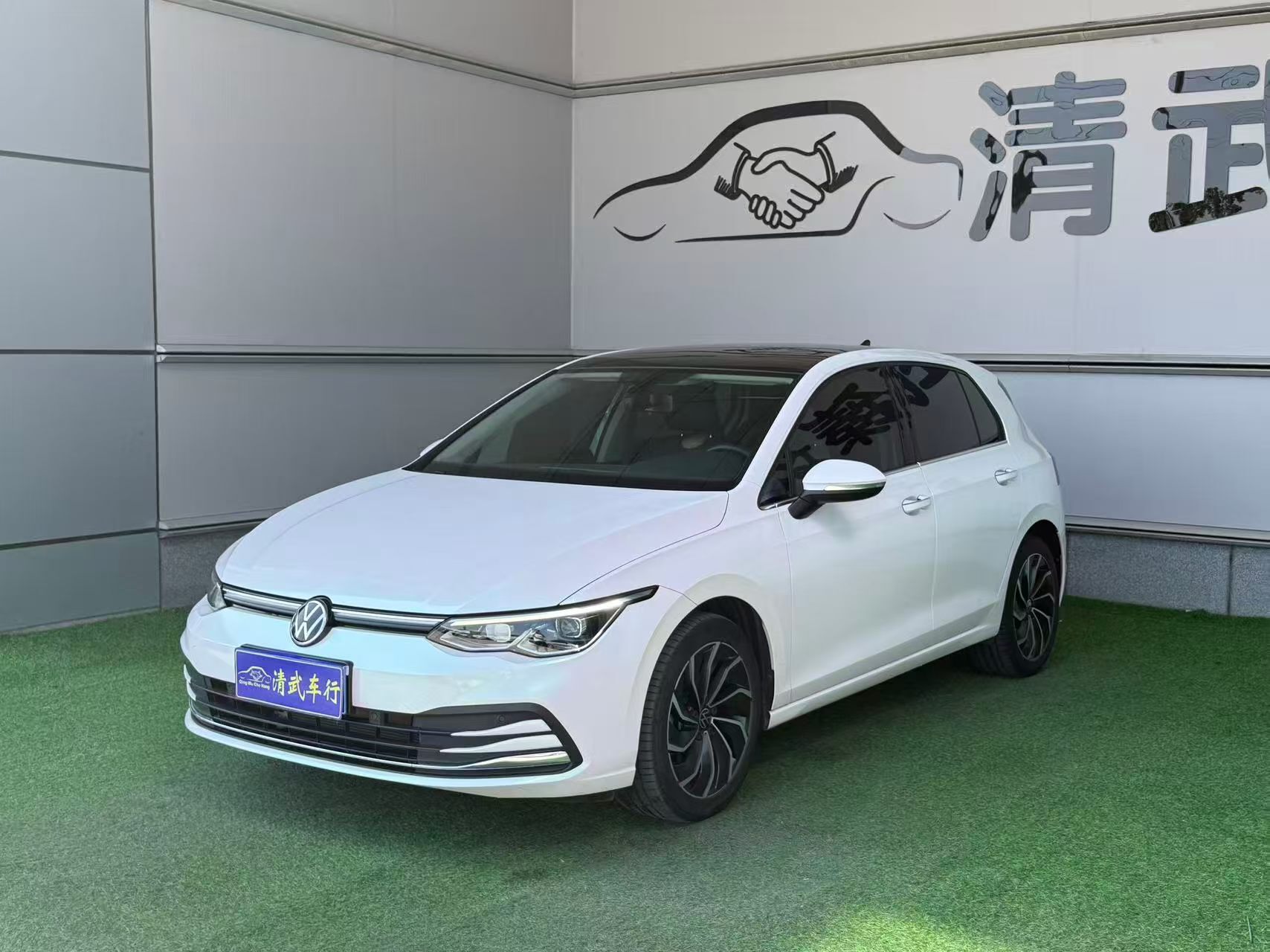 Volkswagen Golf 2022 صورة سيارة 