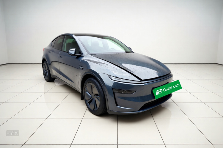 Tesla Model Y 2025 #4 Tesla Model Y 2025 car image #4