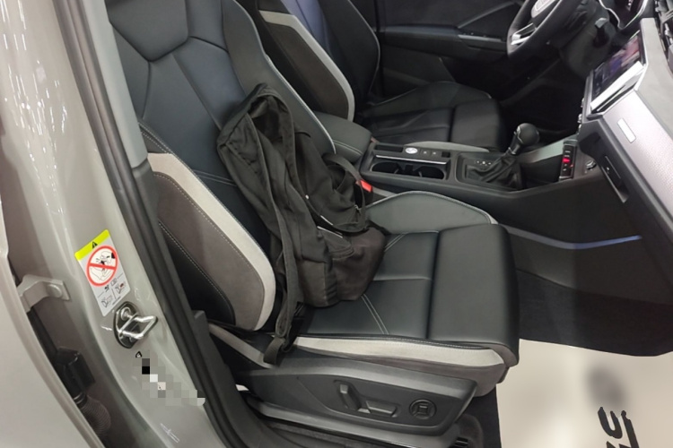 Audi Q3 2024 car image #30