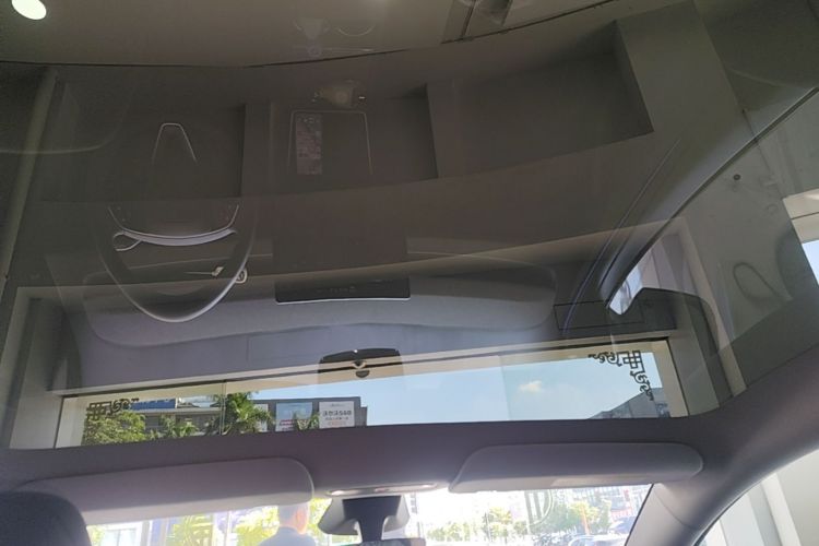 Tesla Model Y 2025 car image #20
