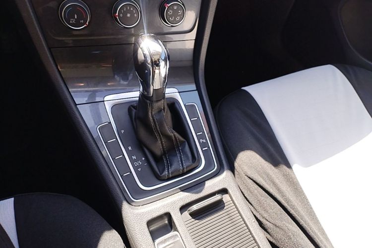 Volkswagen Golf 2017 car image #14