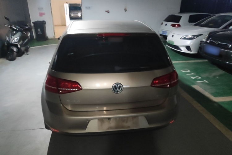 Volkswagen Golf 2016 car image #6