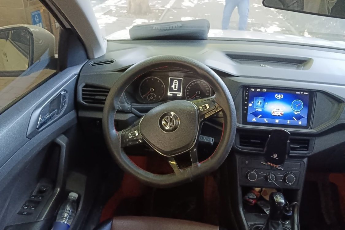 Volkswagen T-Cross 2020 #22 Volkswagen T-Cross 2020 car image #22